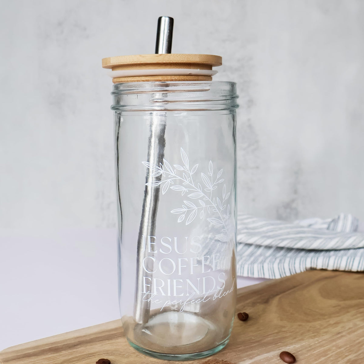 Glass Cup with Acacia Lid and Stainless Steel Straw 22 Ounce R397